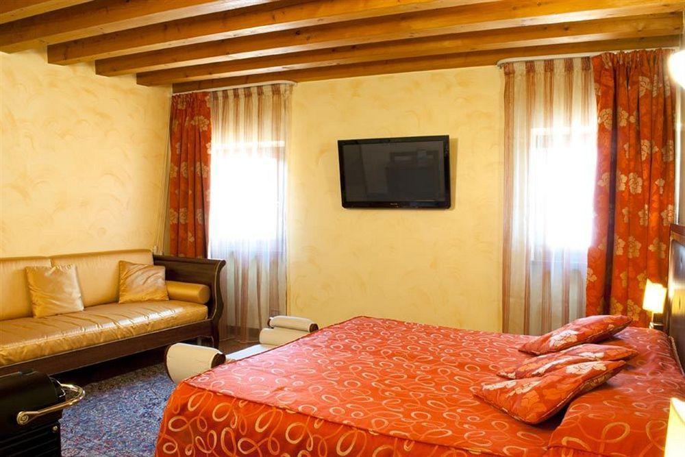 City Centre Rooms And Apartments Verona Esterno foto