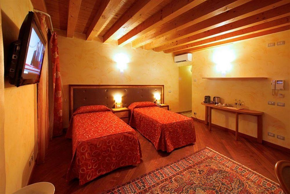 City Centre Rooms And Apartments Verona Esterno foto