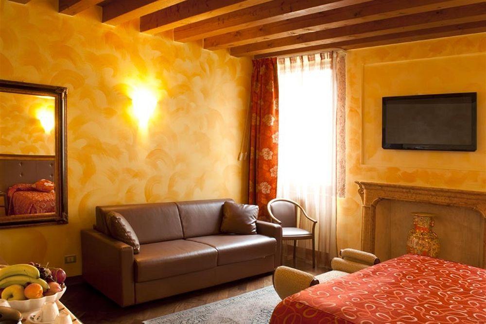 City Centre Rooms And Apartments Verona Esterno foto