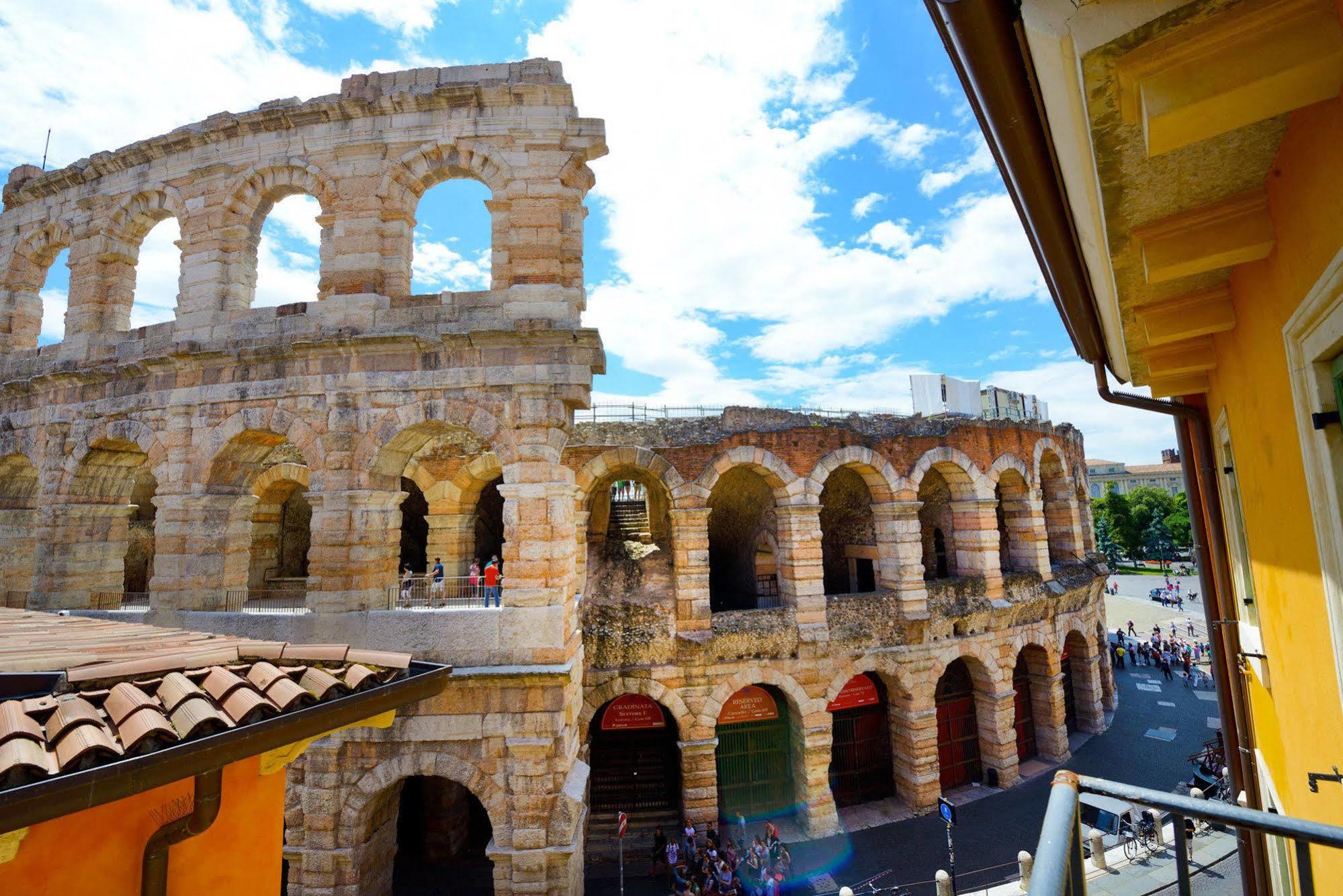 City Centre Rooms And Apartments Verona Esterno foto