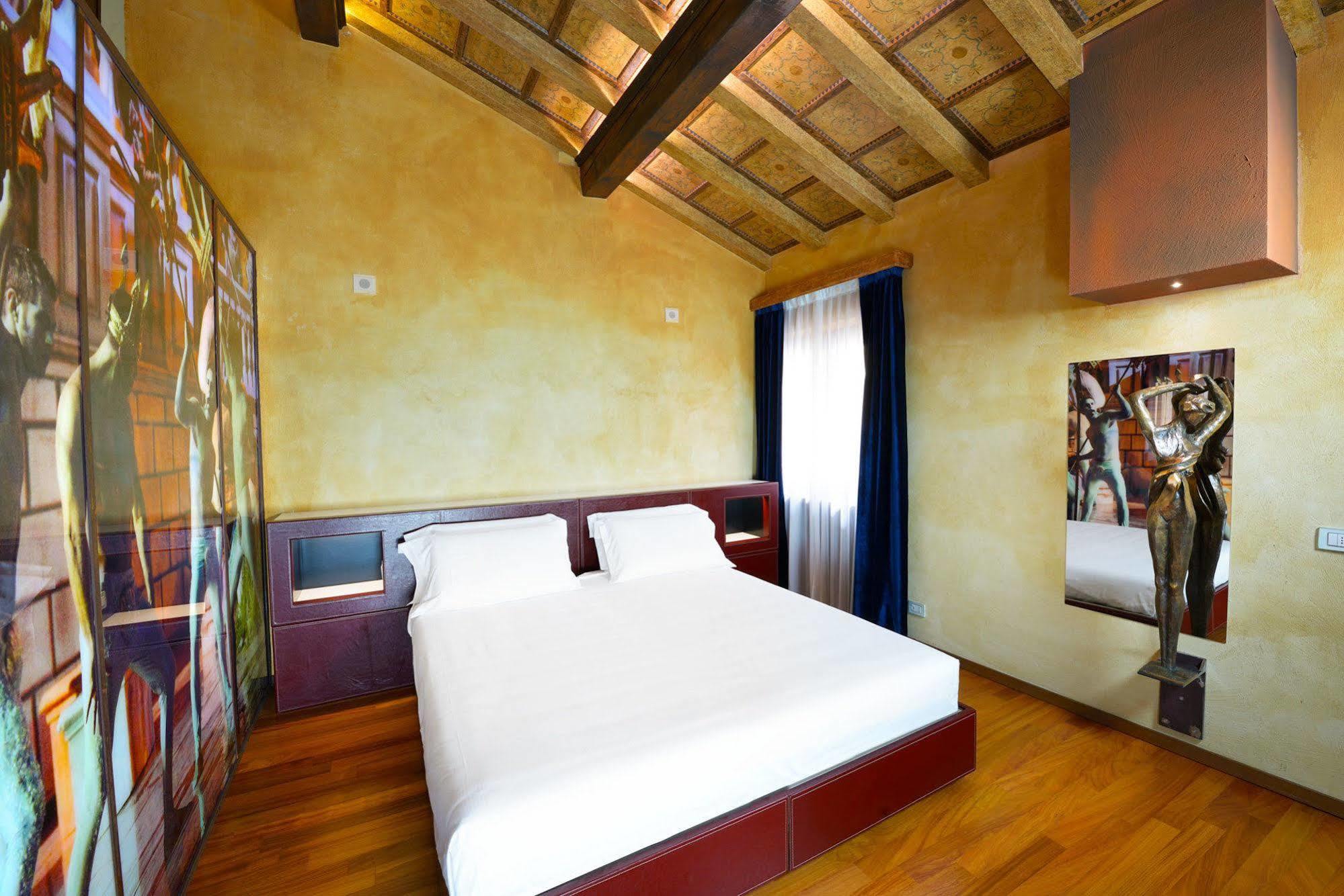 City Centre Rooms And Apartments Verona Esterno foto